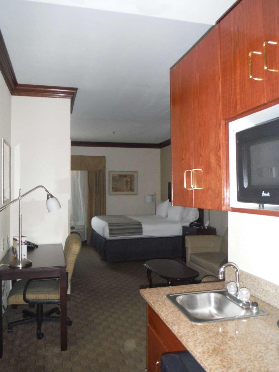 Hotel & - Fayetteville Spring Lake