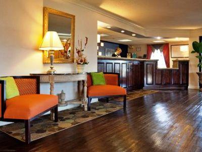 Hotel Spark By Hilton Spring Fayetteville 2*