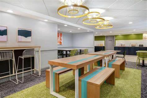 Spark By Hilton Spring Fayetteville Hotel