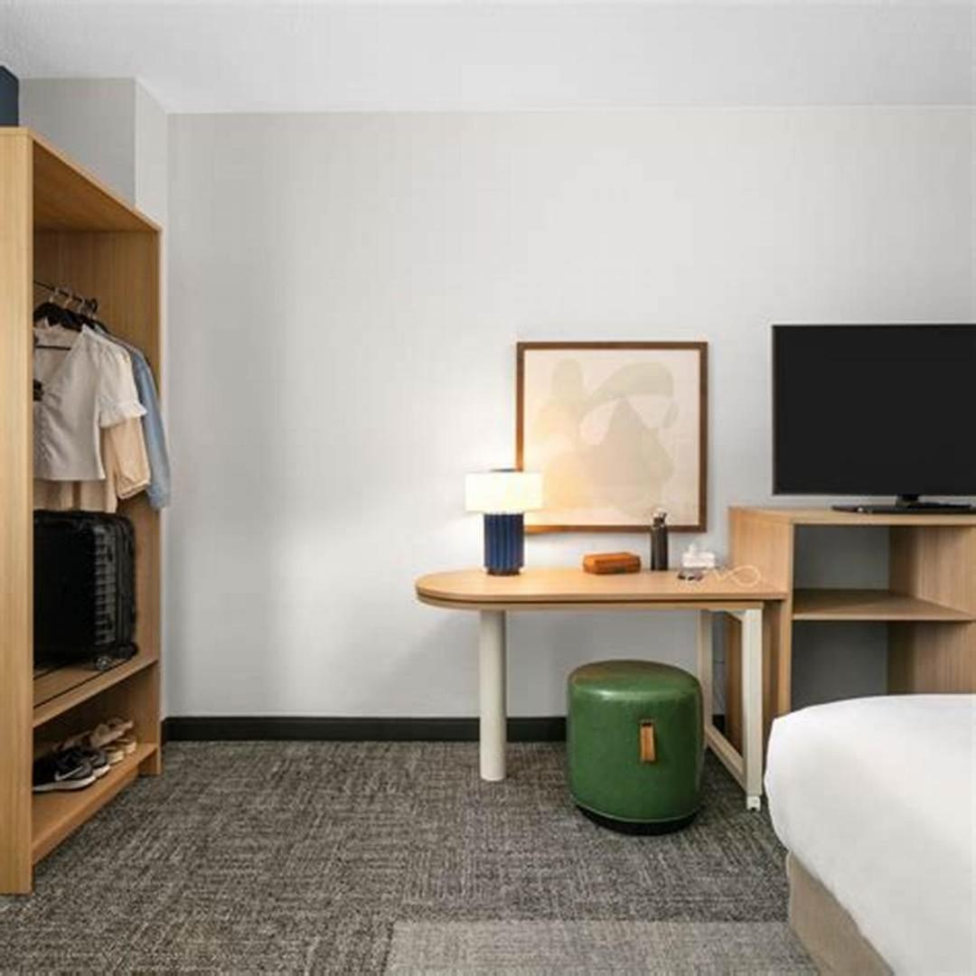 Hotel Spark By Hilton Spring Fayetteville