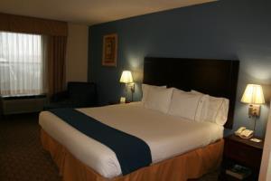 & - Fayetteville Hotel Spring Lake