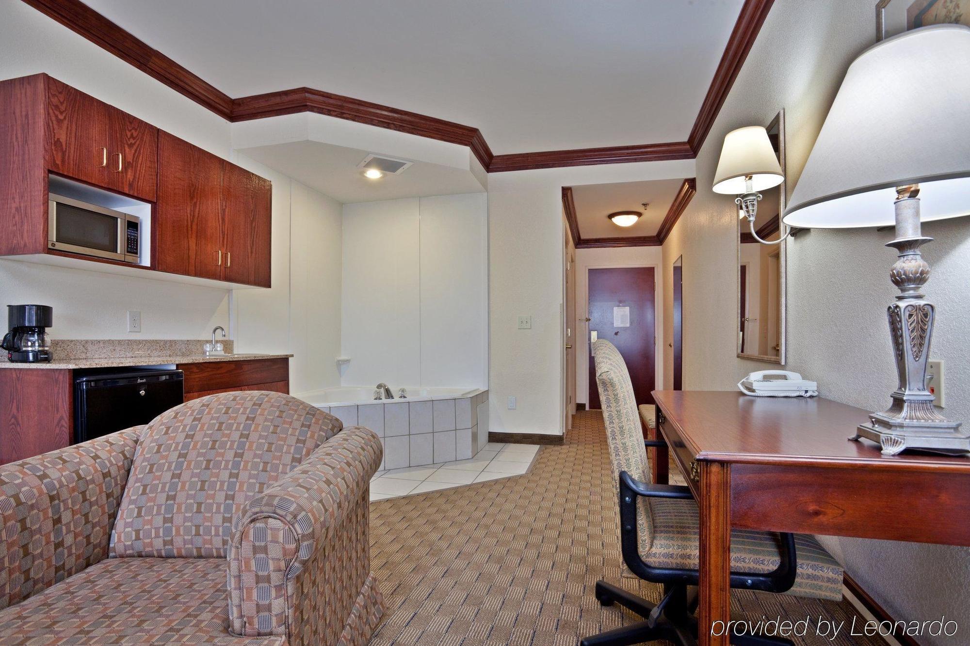 Hotel Spark By Hilton Spring Fayetteville Spring Lake