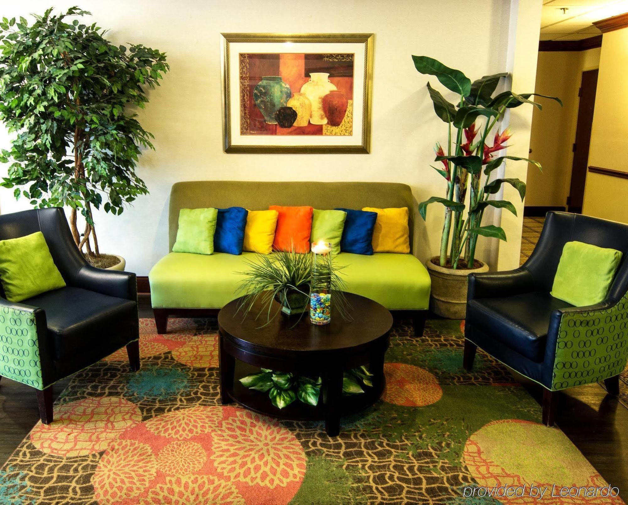 Hotel Spark By Hilton Spring Fayetteville 2*
