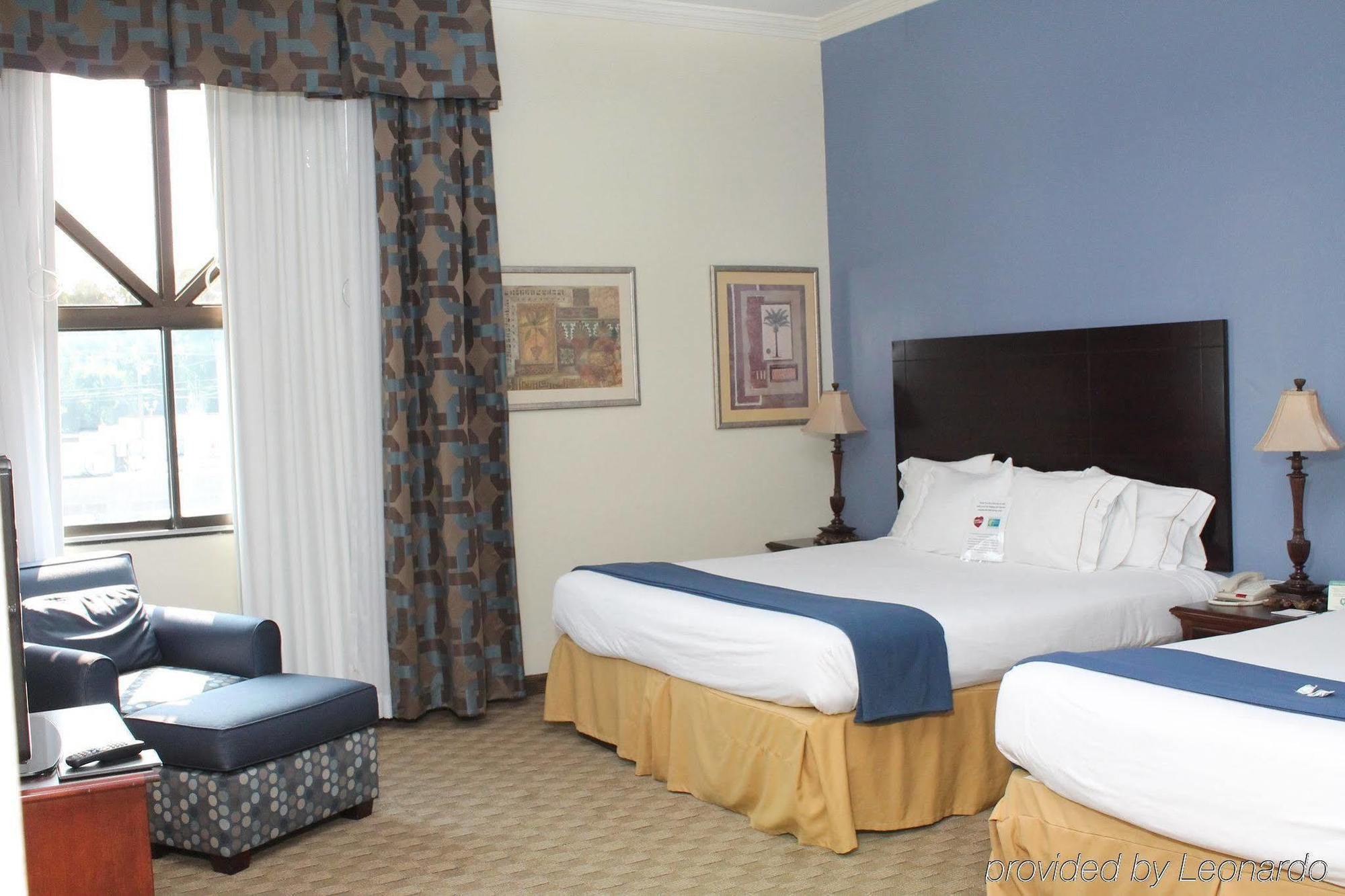 Spark By Hilton Spring Fayetteville 2*