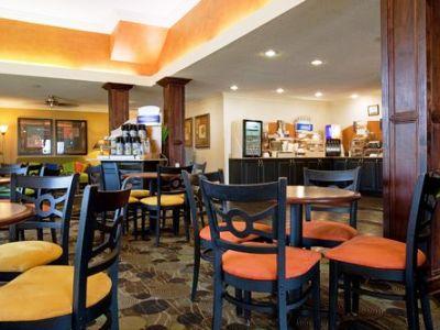 Hotel Spark By Hilton Spring Fayetteville