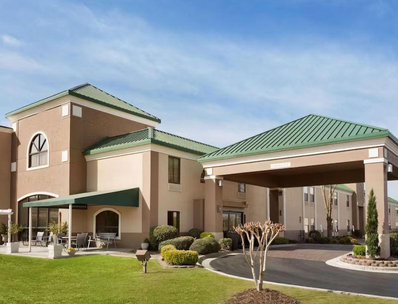 Spark By Hilton Spring Fayetteville 2* Spring Lake