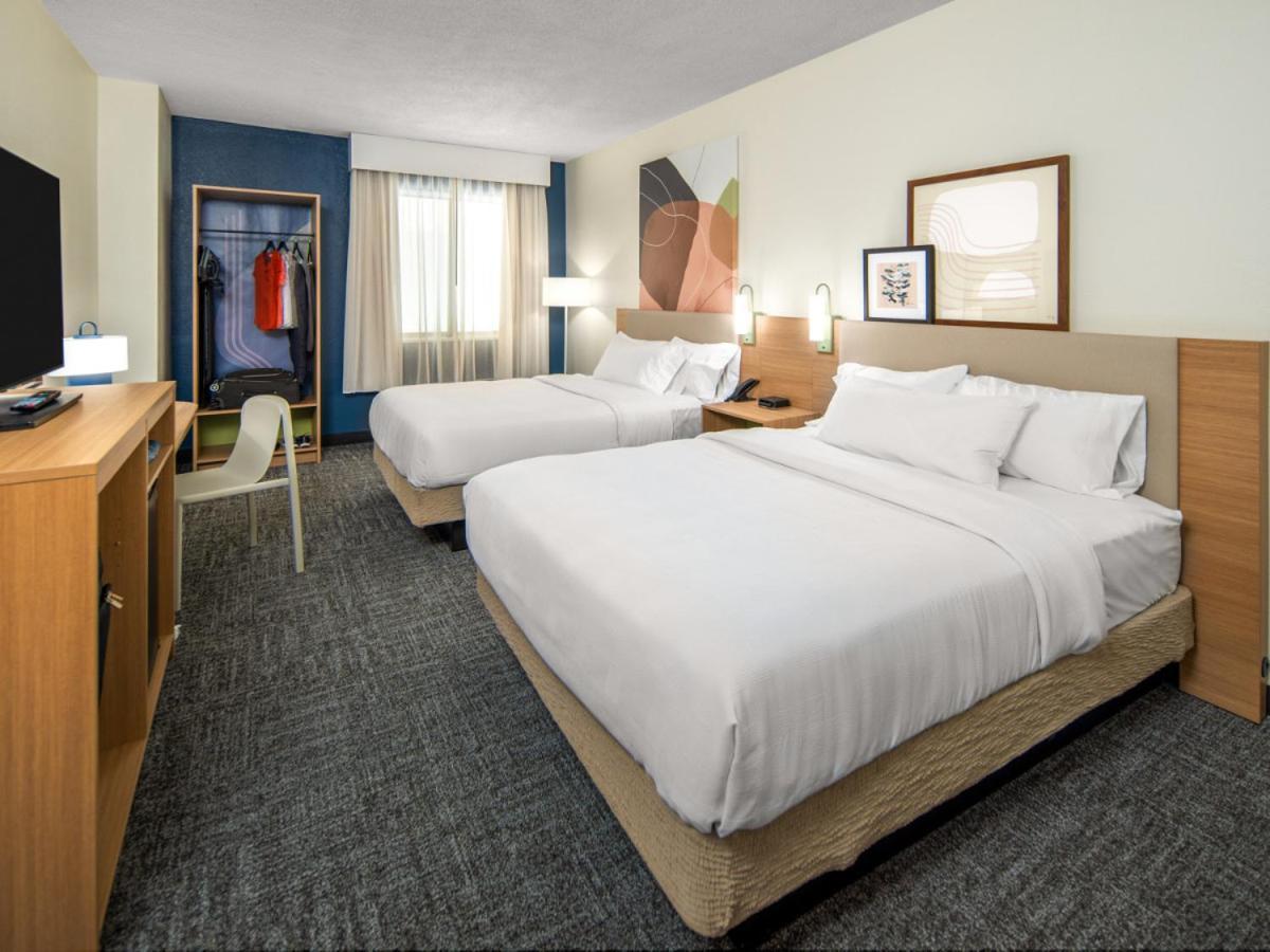 Hotel Spark By Hilton Spring Fayetteville 2*
