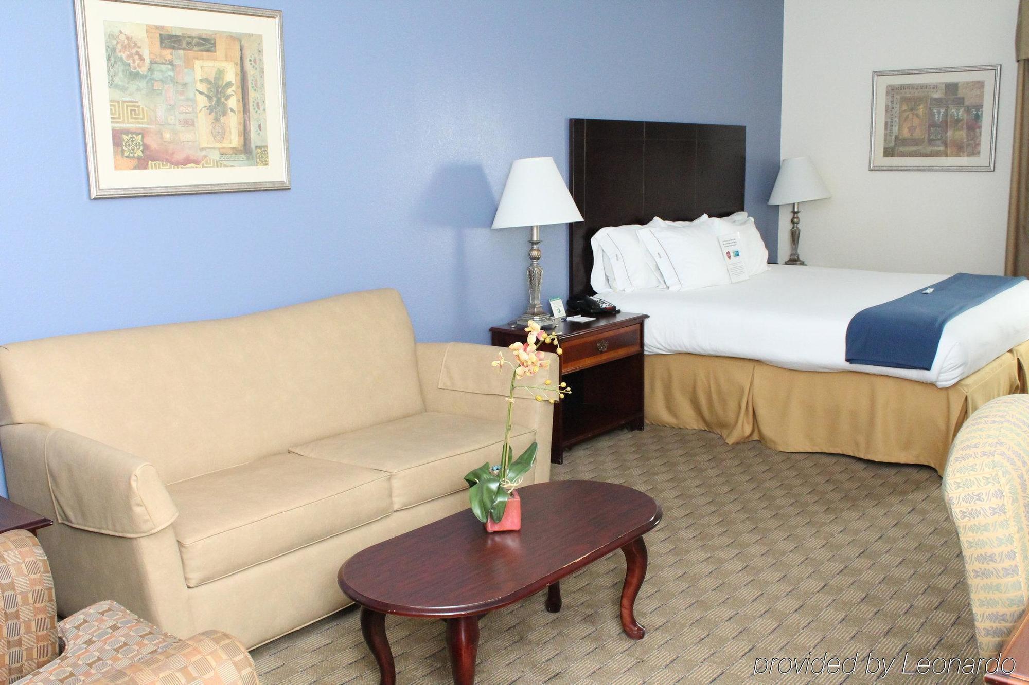 Spark By Hilton Spring Fayetteville